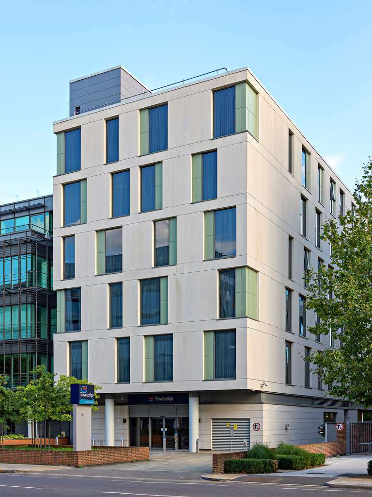 Travelodge London 일링 외부 사진