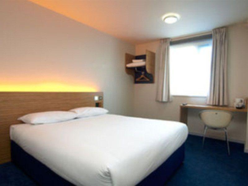 Travelodge London 일링 외부 사진
